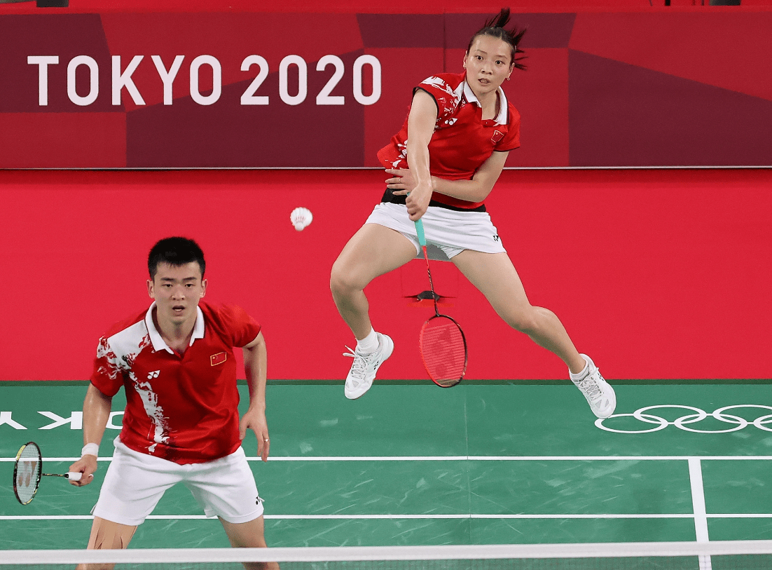 中国羽毛球队碾压丹麦羽毛球队,马琳制霸全场 中国羽毛球队碾压丹麦羽毛球队,马琳制霸全场