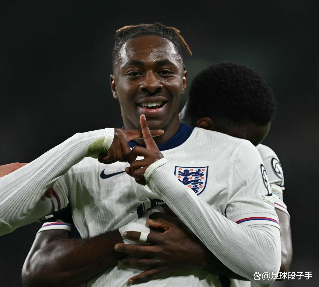 英格兰队轻取奥地利队,波尔点燃赛场 英格兰队轻取奥地利队,波尔点燃赛场